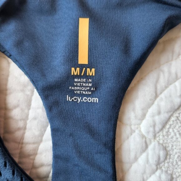 LUCY Light and Free Layer Tank - Picture 2 of 6